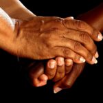 cytat na dziś - "Nie można miłości sprowadzić tylko do czynu, bez empatii i czułości woli, współczucia, które budują więzi. Miłość, która jest tylko czynem, jest pusta i wyniosła. Nie można zatrzymać się tylko na współczuciu, empatii i pielęgnacji wewnętrznych przeżyć, pomijając czyny. Gdyż to prowadzi do powierzchowności miłości i do sentymentalizmu, łudzenia samego siebie. Nie można budować tylko na samym uczuciu, bo bez czynów i prawdy, bez czułości woli miłość wygaśnie, gdyż nigdy się głębiej nie zakorzeni, nie wrośnie w życie". A. Szczukiecki OCD "Czy możliwa jest miłość duchowa do człowieka"