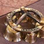 Ministranci, lektorzy, komentatorzy... cytat na dziś - "Ministranci, lektorzy, komentatorzy i członkowie chóru również spełniają prawdziwą posługę liturgiczną. Niech więc wykonują swoją funkcję z tak szczerą pobożnością i dokładnością, jak to przystoi wzniosłej służbie i odpowiada słusznym wymaganiom Ludu Bożego". Konstytucja o świętej Liturgii, Sobór Watykański II