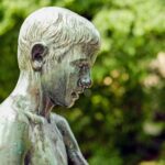 cytat na dziś - "Smutna jest moja dusza. Czemu nie ma w niej radości życia, Nic jej do przyjemności ziemskich nie porusza, Zamknięta w miłości Twojej przygląda się z ukrycia, Temu światu, co nie ma dla niej wartości. W sercu jej tyle smutku i oschłości. Żyje na tym ziemskim świecie i nie żyje, Trudzi się w ciszy codzienną pracą. Dla kogo i po co jej serce bije? Po co się trudzi, a wszystko to na co? Co mam więc robić, czyż pozostałam już sama? Chodzę i szukam, gdzie do przybytków Twych Brama. Szukam wciąż drogi do Ciebie Panie, Nie mogę odnaleźć, wzrok mój już słaby. Czy zatarłeś swe ślady na niej? Przyjdź szybko Boże na pomoc, iść dalej nie dam rady. Boże mój błądzę w ciemności Panie tak bardzo potrzebuję Twojej miłości". Grażyna od Jezusa Ukrzyżowanego OCDS "Smutna jest moja dusza"