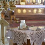 cytat na dziś - "Kościół, dzięki pielęgnowaniu liturgii, pozwala nam przeczuwać piękno tajemnic wiary i prowadzi nas do większego ich umiłowania. Podobnie i my powinniśmy bez udawania zachowywać pewne formy grzecznościowe, z pozoru światowe, i postawę głębokiego szacunku - nawet zewnętrznego - wobec swojego przełożonego, którego usta przekazują nam wolę Bożą". św. J. Escriva "Bruzda" 382